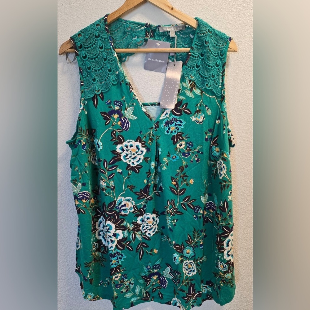 Daniel Rainn women’s floral lace trim Tunic tank top